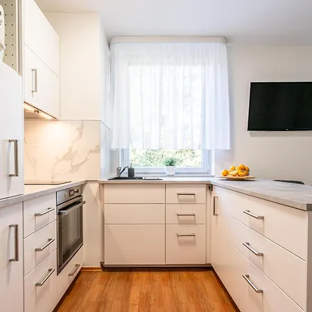 Apartment Komin * Komín