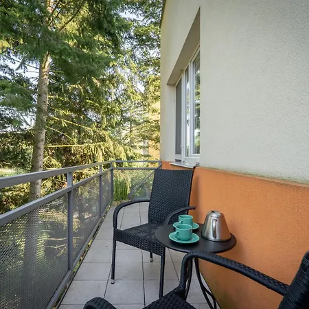 Apartment Komin Apartamento Komín